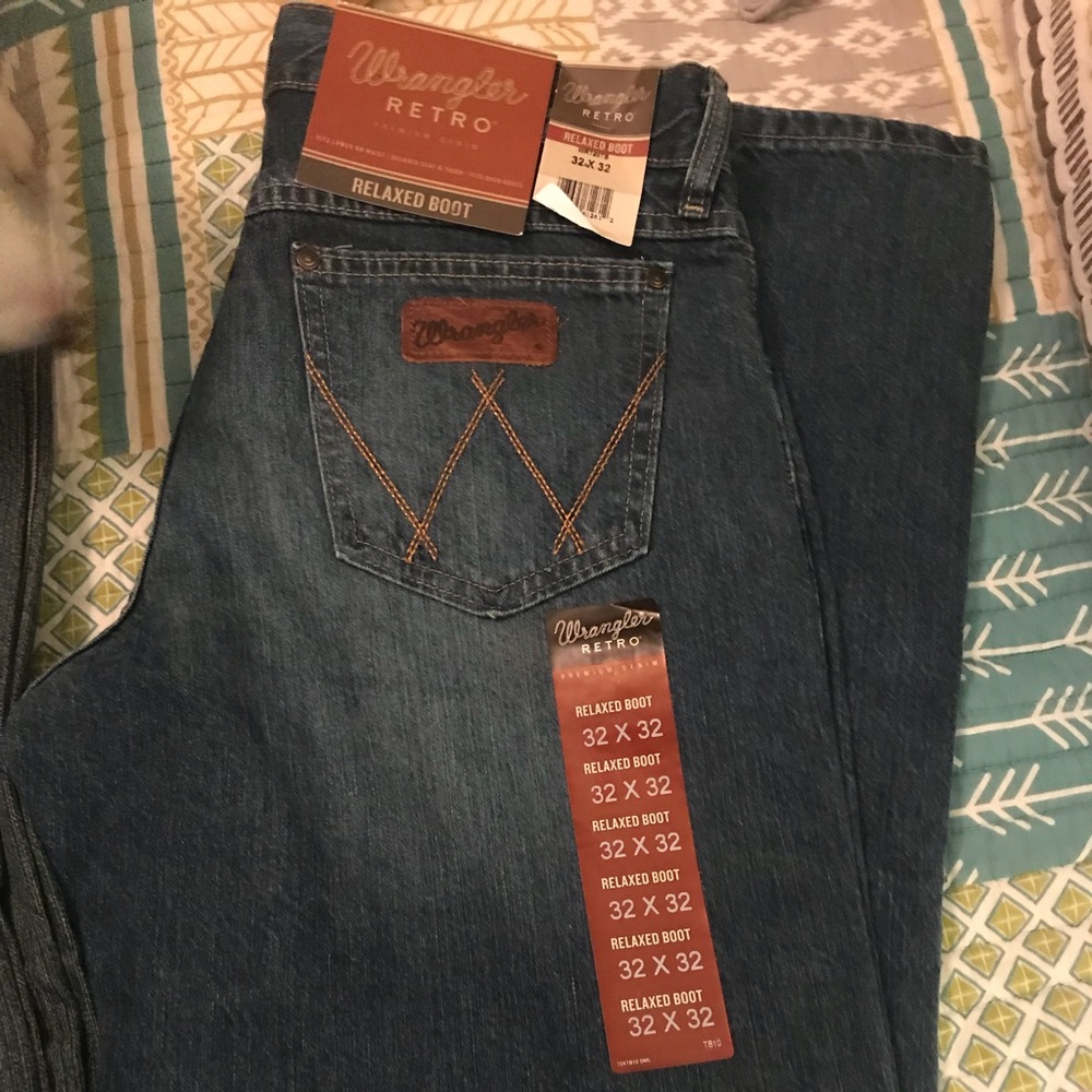 NWT Men’s Wrangler Retro Relaxed fit boot cut jean